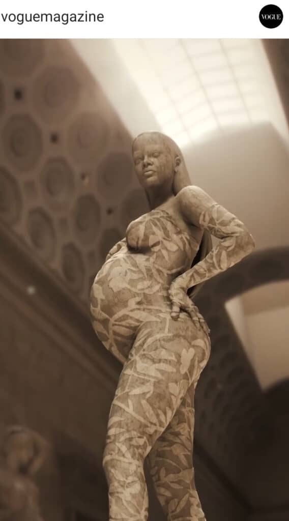 ריהאנה - פסל הנעשה לכבוד כיכובה בשער מגזין ווג